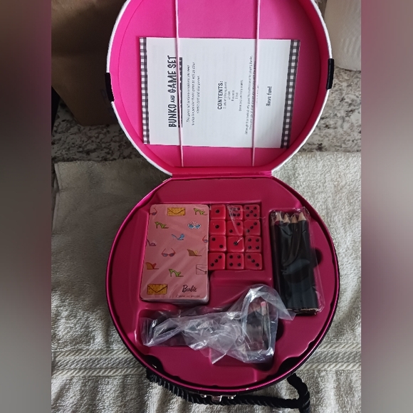 🎁 Gift Barbie Bunco Game Hallmark Set New from 2004 holiday - Picture 2 of 8
